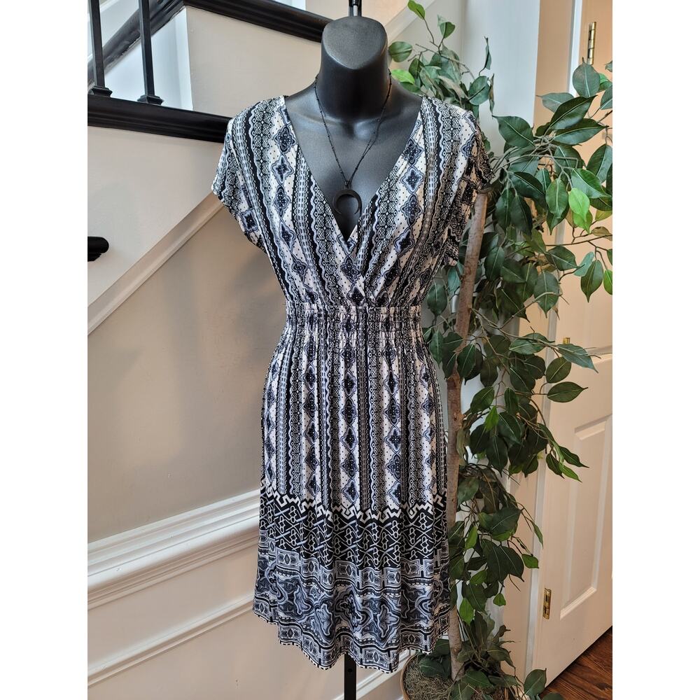 Cristinalove Dress Women Small Black White Printed V Neck Casual